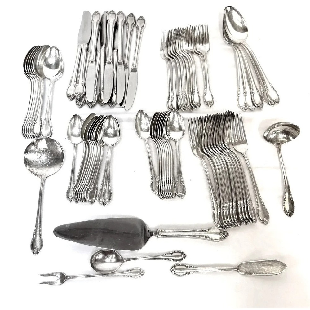 Set 1847 Rogers Bros. Silverplate Flatware Set Remembrance 79pcs Service for 12